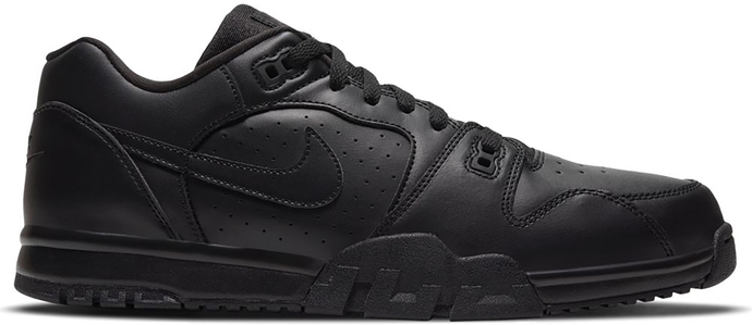 Under Retail: Nike Cross Trainer Low "Triple Black"