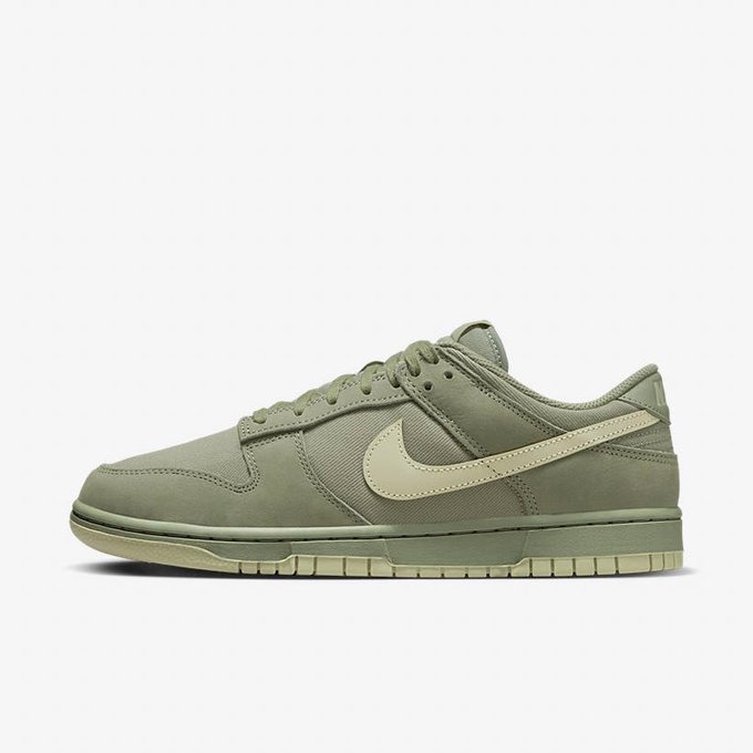 Available Noe: Nike Dunk Low PRM "Oil Green"