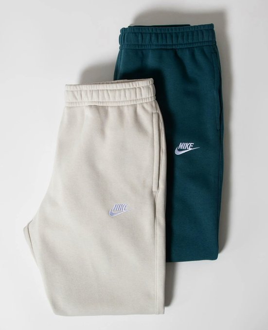 Under Retail: Nike Sportswear Club Fleece Joggers "Light Bone"