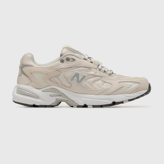 Available Now: New Balance 725v1