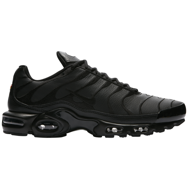 Under Retail: Nike Air Max Plus Leather "Triple Black"