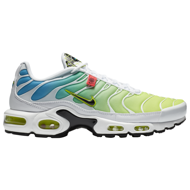 Under Retail: Nike Air Max Plus "Worldwide"