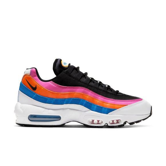 Under Retail: Nike Air Max 95 Club Fleece "Magma Orange"
