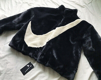 Under Retail: Wmns Nike Faux Fur Jacket
