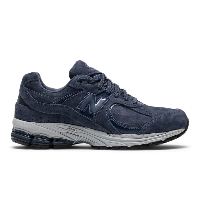 Under Retail: New Balance 2002R "Navy Grey"